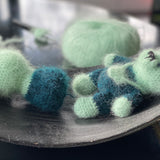 Häkelteddy "Täschchen" 15cm - Mohairwolle